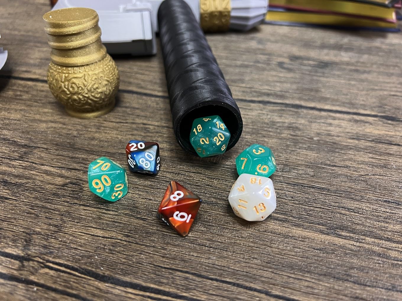 Axe Dice Holder & Dice Tray with Health Tracker - (Random 7PCS D20 Dice Set Included) - Tabletop Roleplaying Game - Dice Storage - Dice Roller - DND - Dungeons and Dragons