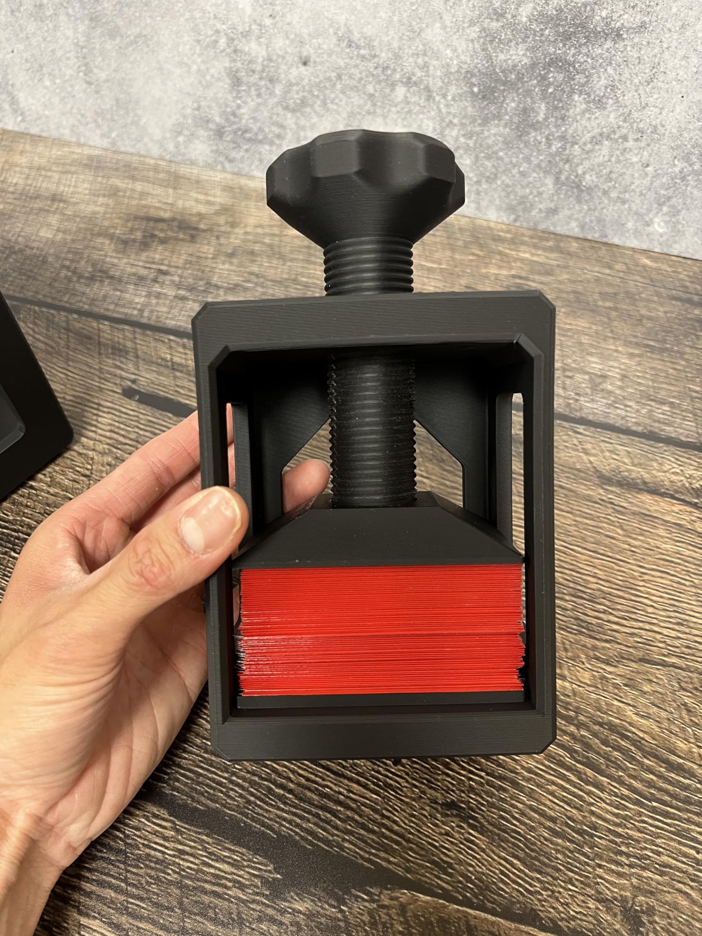 Deck Press, Heavy Duty, for Double Sleeve TCG Decks, Screw with Gripper, Straight Press Plate, Sturdy Frame