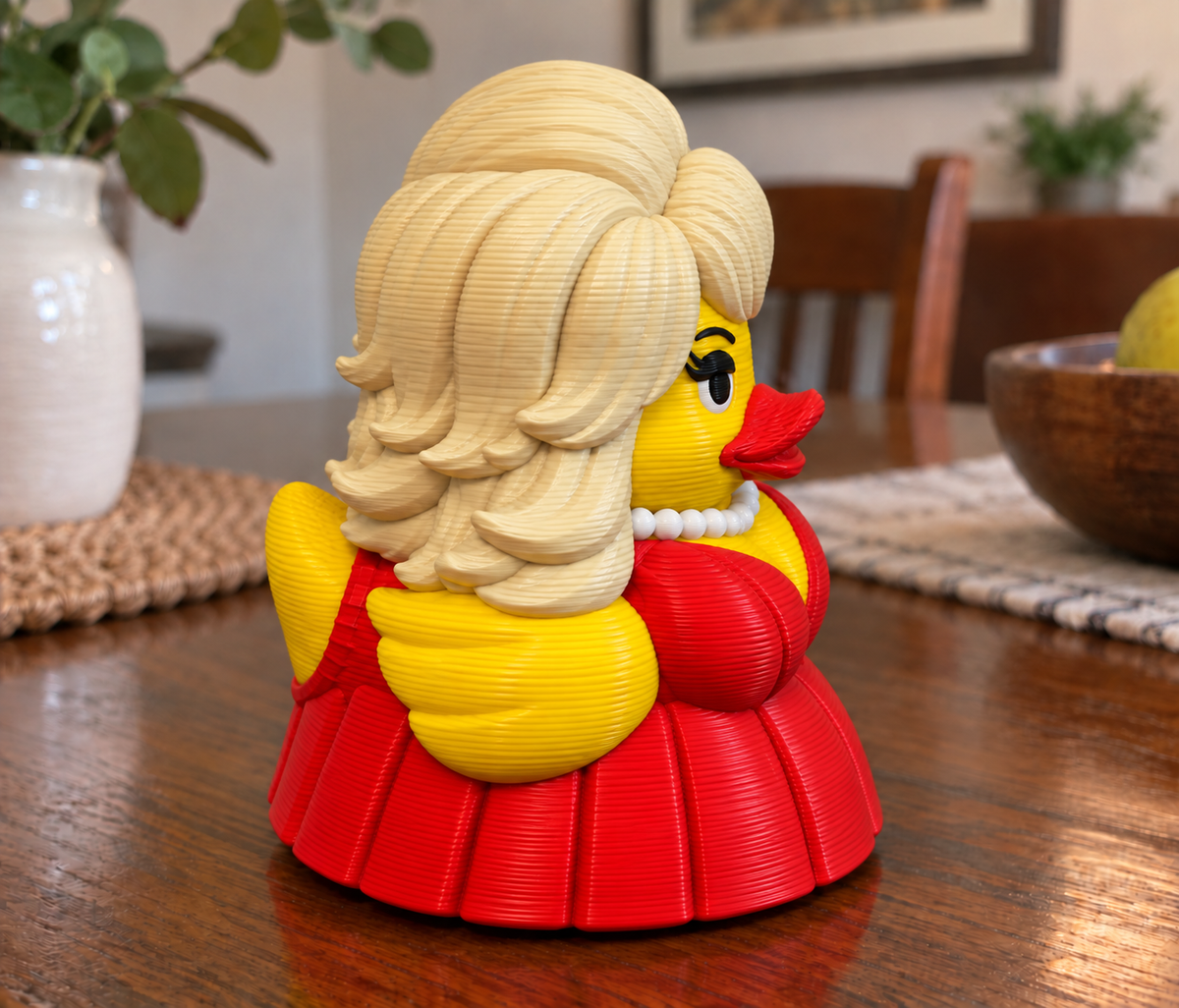 MunnyGrubbers - Diva Duck Figurine Collectible Plastic Statue 4 Inches Tall