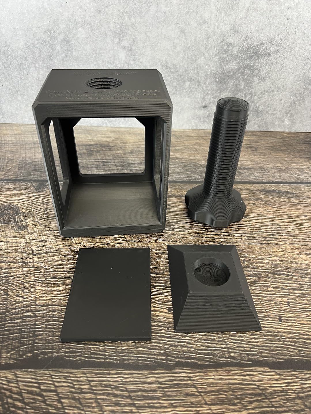 Deck Press, Heavy Duty, for Double Sleeve TCG Decks, Screw with Gripper, Straight Press Plate, Sturdy Frame