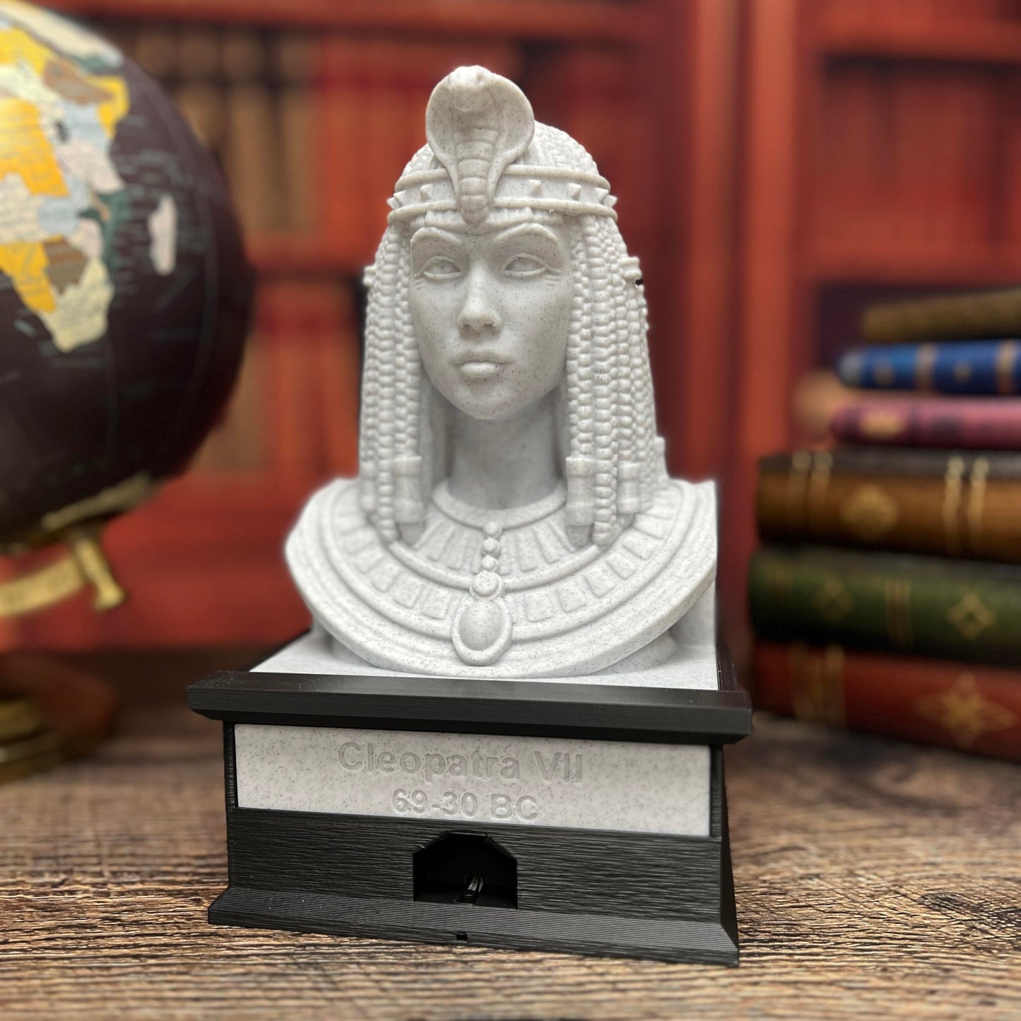 Cleopatra VII - Talking Busts - Plastic Collectible Toy - Press The Button for a Quote or Fun Fact