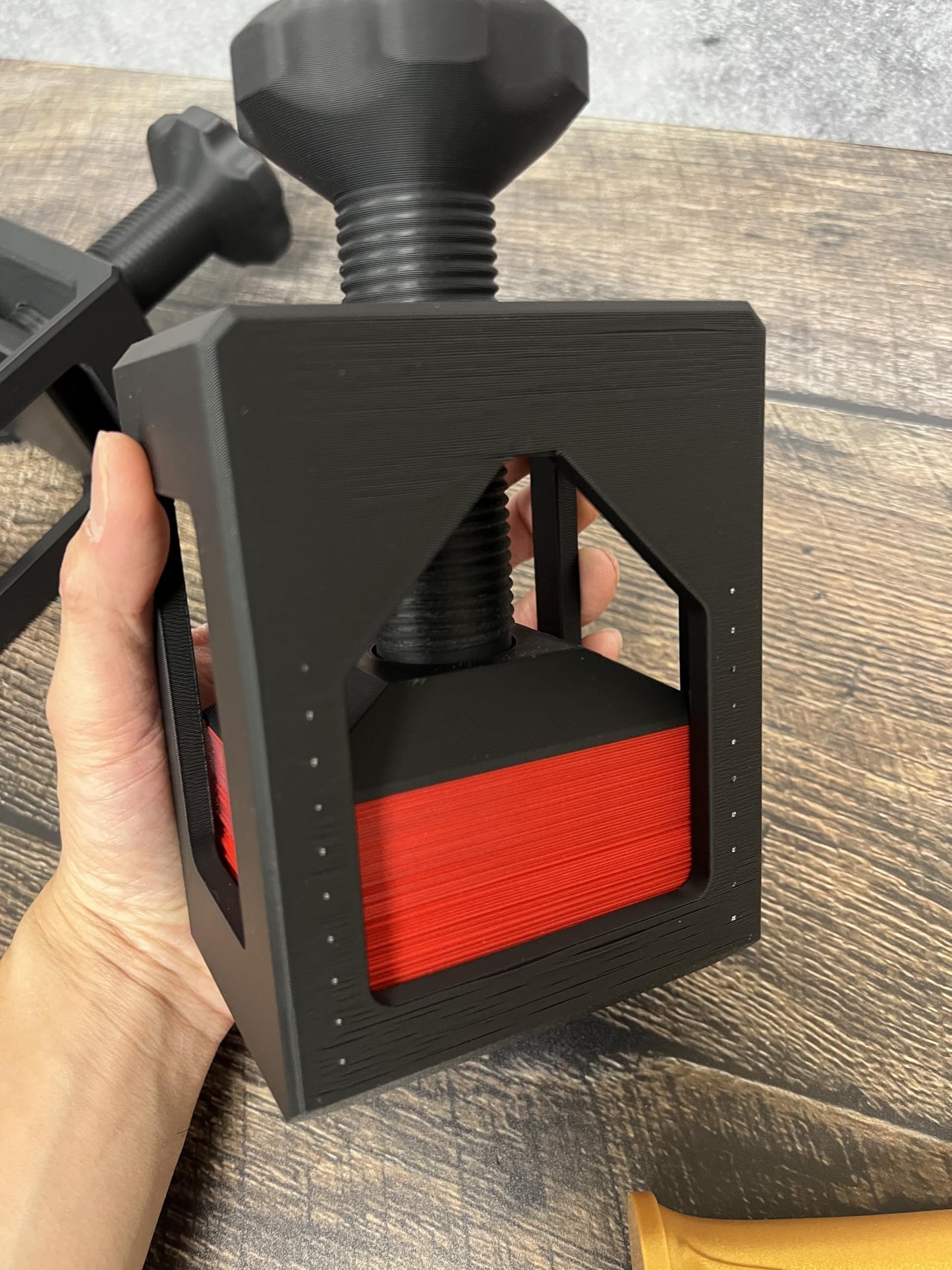 Deck Press, Heavy Duty, for Double Sleeve TCG Decks, Screw with Gripper, Straight Press Plate, Sturdy Frame