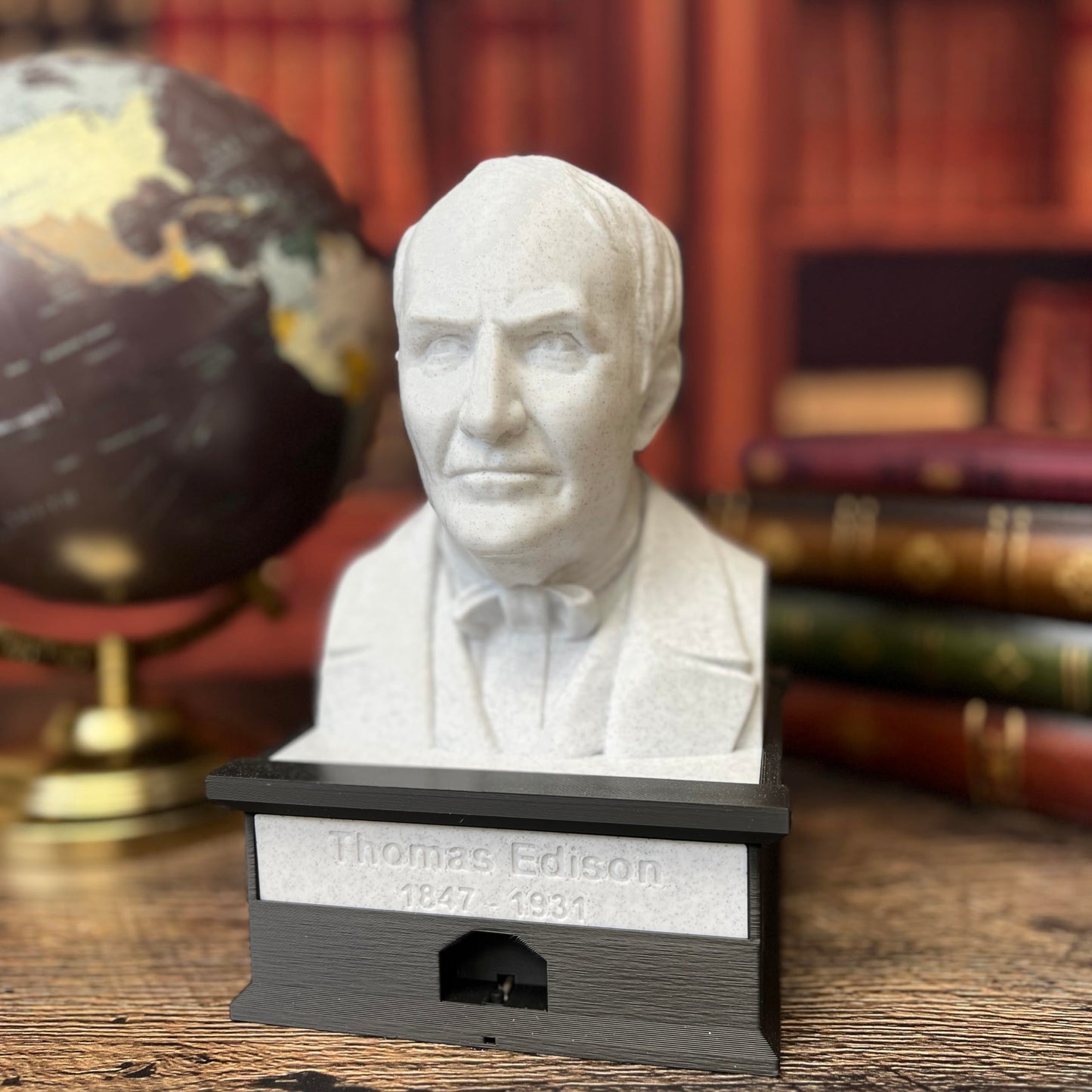 Thomas Edison - Talking Busts - Plastic Collectible Toy - Press The Button for a Quote or Fun Fact